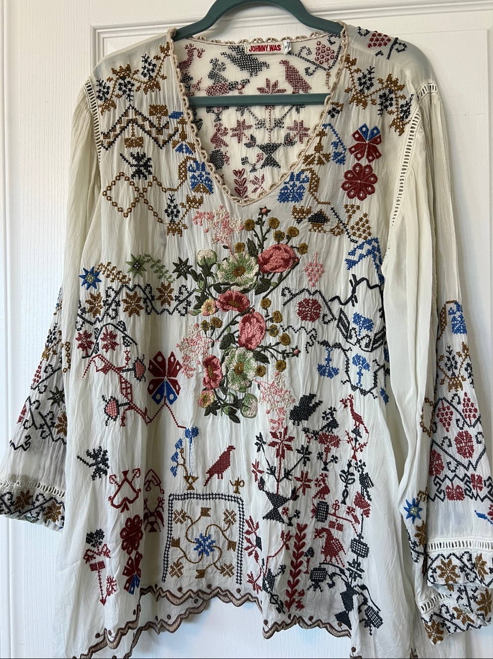 LIKE NEW Johnny Was Cream Boho Embroidered V-Neck with Multicolor Floral Detail